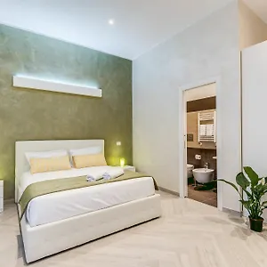 Penta Luxury House Pensión